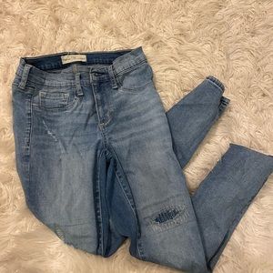 “Ripped” jeggings with cloth underneath